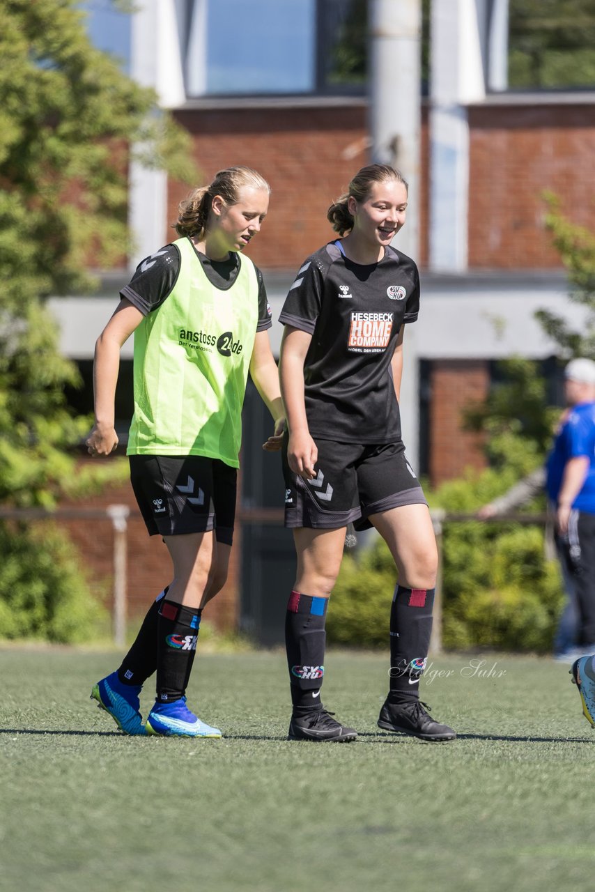 Bild 56 - wBJ SV Henstedt Ulzburg - TuS Rotenhof : Ergebnis: 12:0